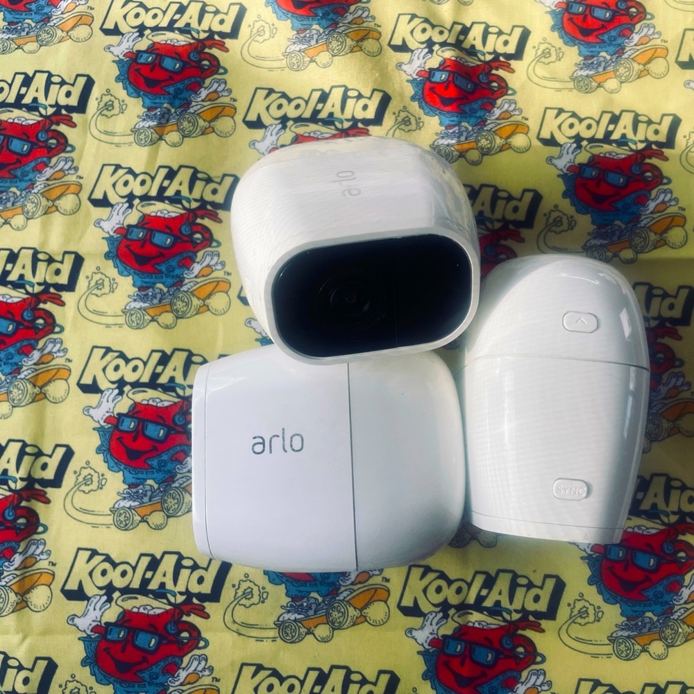Arlo Pro 2 Camera Bundle of 3